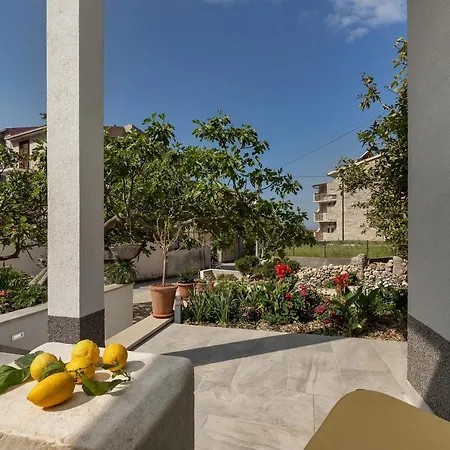 Kuca Za Odmor Lemon Tree Διαμέρισμα Μακάρσκα