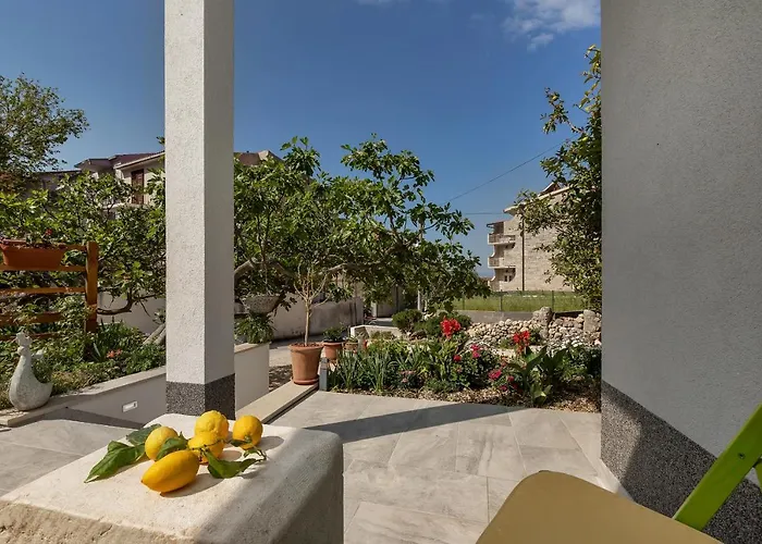 Kuca Za Odmor Lemon Tree דירה מאקרסקה